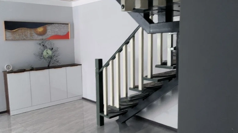 Buckingham Palace - View 16