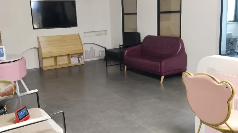 South Lake Holiday Hotel - View 1