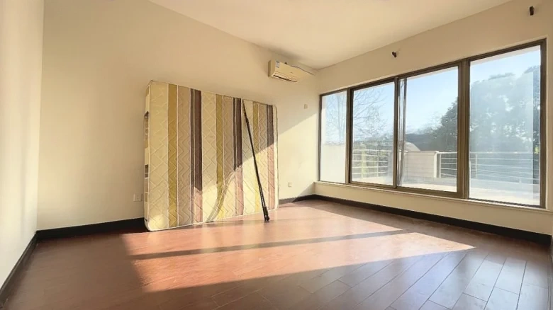 Tai Lake Star - View 3