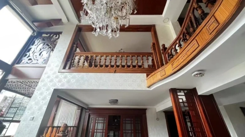 Nanhu One号 In some contexts, especially for locations or facilities, it's common to retain - View 5