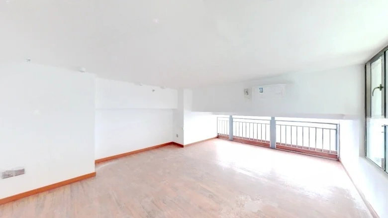 Port Shipping Center - View 2