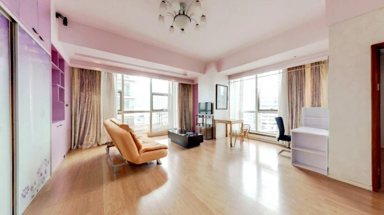 Eastern Golden Seat - View 1