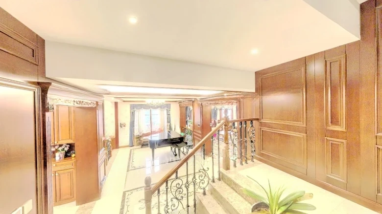 Schönbrunn Imperial Crown Garden - View 8