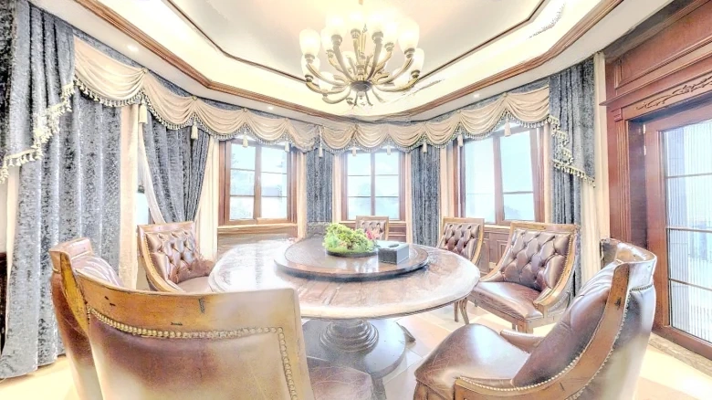 Schönbrunn Imperial Crown Garden - View 7