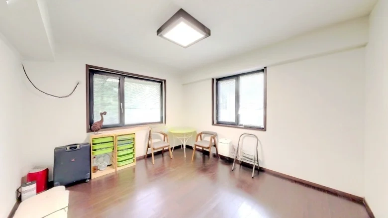 Water Accumulation Abundant Fragrance Moon Listening Pavilion - View 1