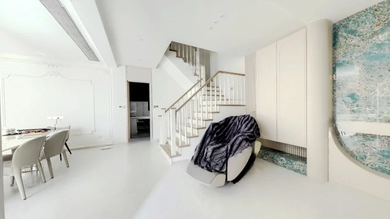 Yanlan Mansion, Renhuang - View 1