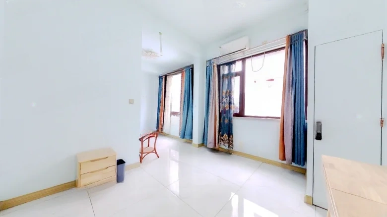 Poly Real Roland Sea Coast - View 11