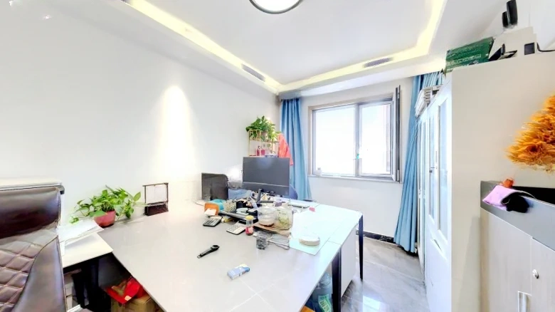 Era of Celebrities Tower - View 4