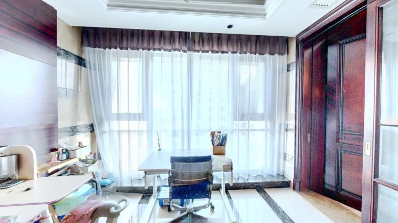 Hengda Huafu碧桂園并不代表恒大华府的具体英文名称，所以仅根据“恒大华府”翻译，结果为 - View 1