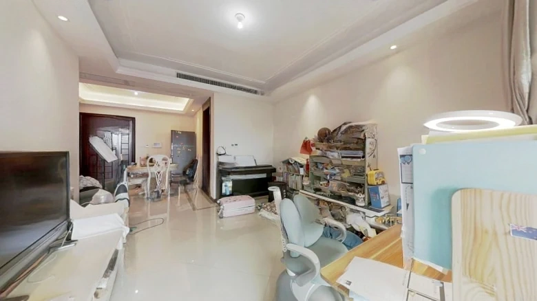 Lemon Waterfront Spring Plaza - View 1