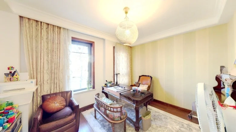 Green City Peach Blossom Spring - View 1