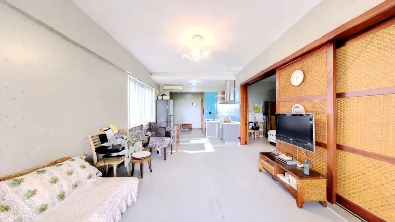 Heaven-Sent 18° Azure - View 1