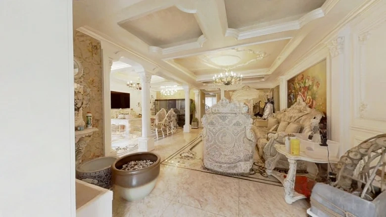 Golden Land Platinum Joy - View 1