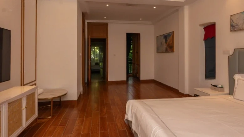 Ronaldo Sanya Bay Harbor Area One - View 1