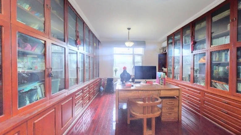 Long Wall Garden - View 4