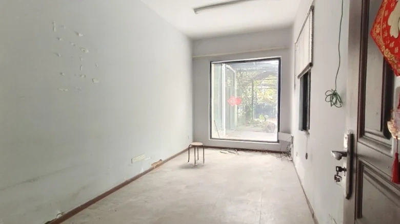 Fenghuang City (No. 17 Kangqiang Second Transverse Road) - View 3