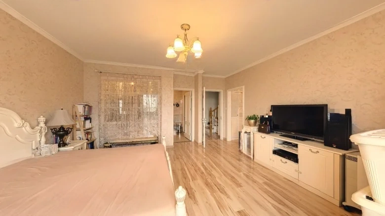 Golden Aromatic Grove Phase V - View 1