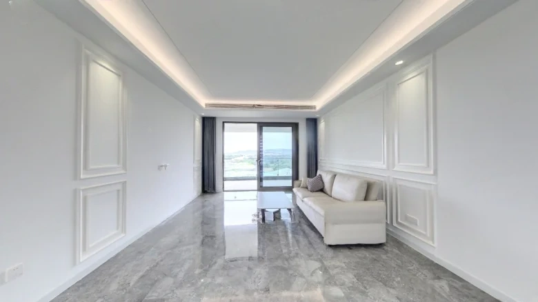 Artistic Hibiscus海棠 in this context seems to be a proper noun or brand name that doesn't have a direct translation but can be transliterated as - View 4