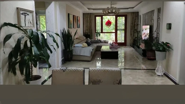 SouthEast Pearl of Tanze Lake - View 2