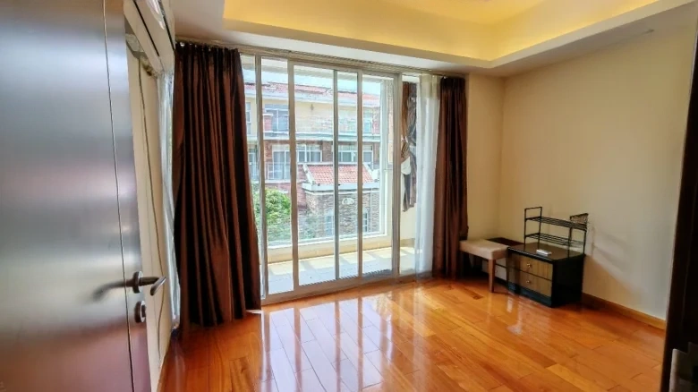 Yiqing Garden - View 1