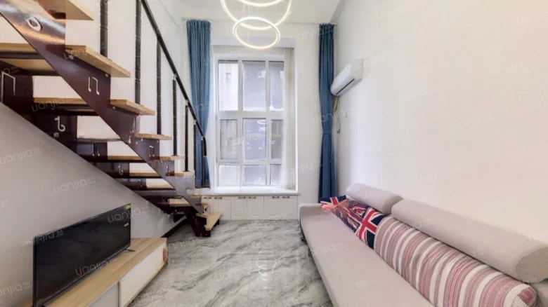 Poly Golden Champagne - View 3