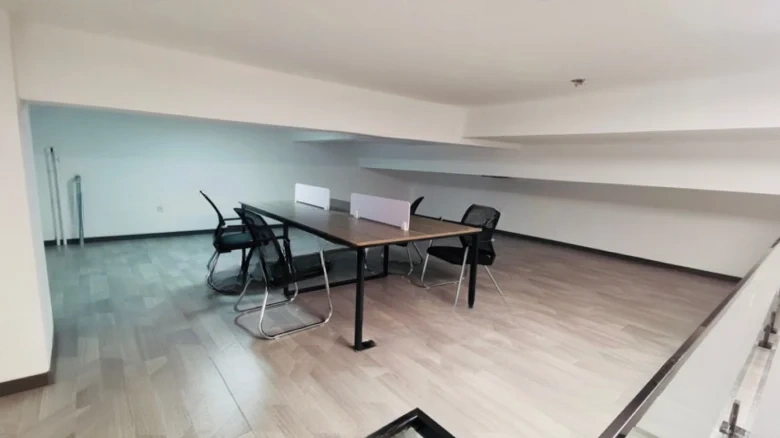 Crown Charm Oak Residence - View 5