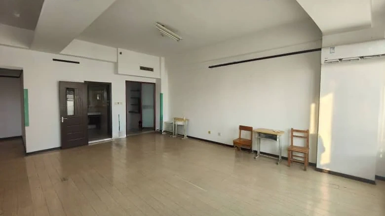 Morgan Kelly - View 1