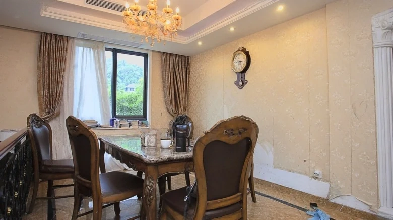 Green City Mountain Speak Interval The direct translation can sound a bit awkward in English. A more natural rendering might be - View 8