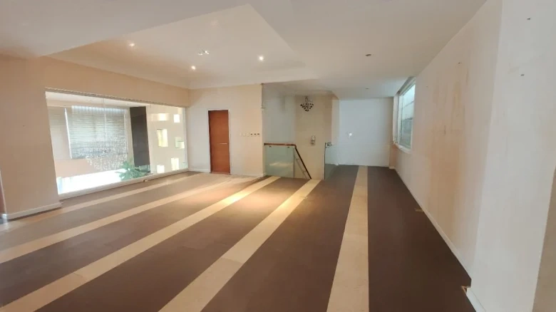 Jade Feather Crimson Dawn - View 5