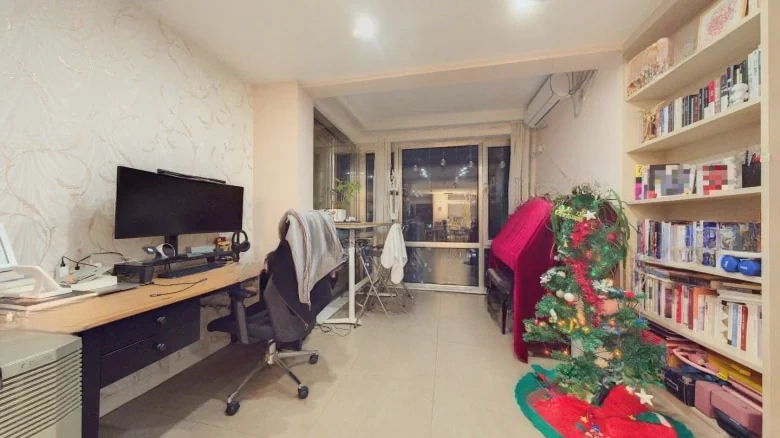 GuoMei No.1 City Phase 2 Courtyard - View 1