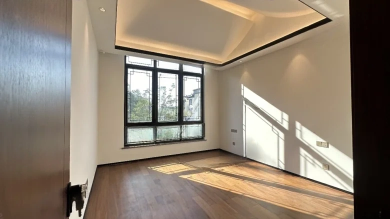 Green City Peach Blossom Spring - View 2