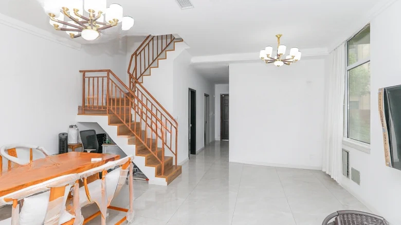 Poly Real Lilies Residence - View 1