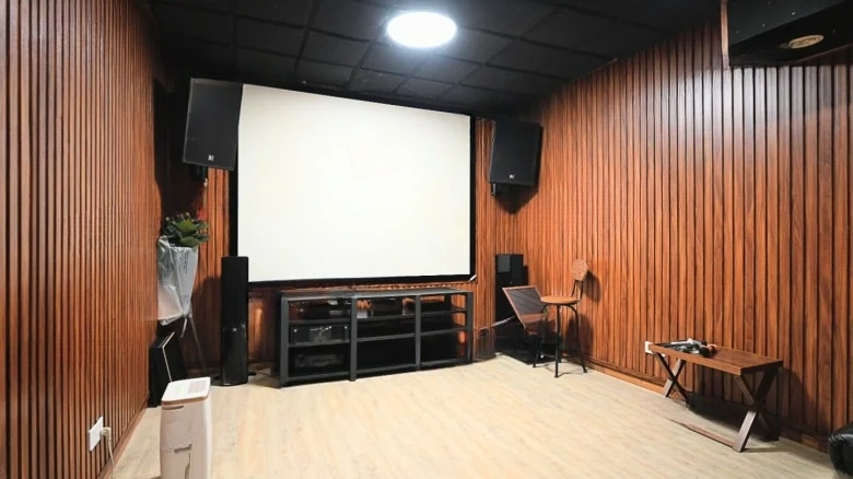 Magnificent Island Facing Two Rivers and Government Offices - View 2