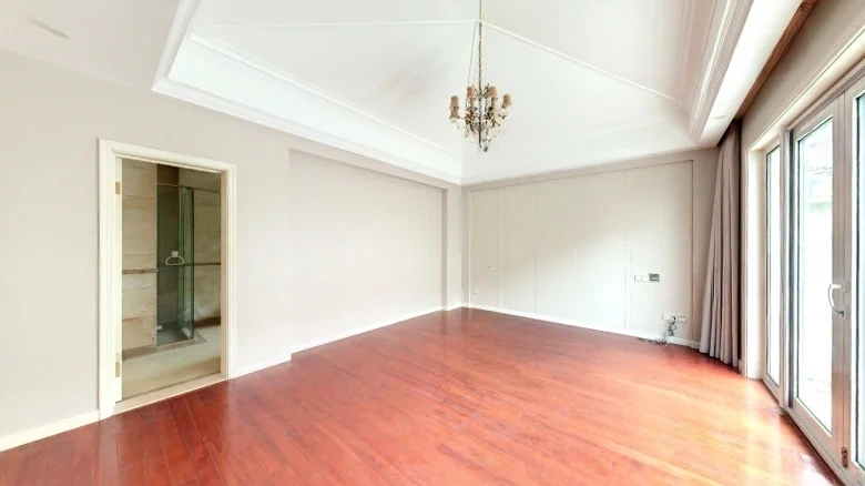 Red Sun Garden East District - View 1