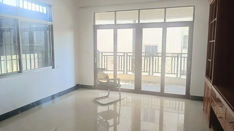 Royal Garden - View 11