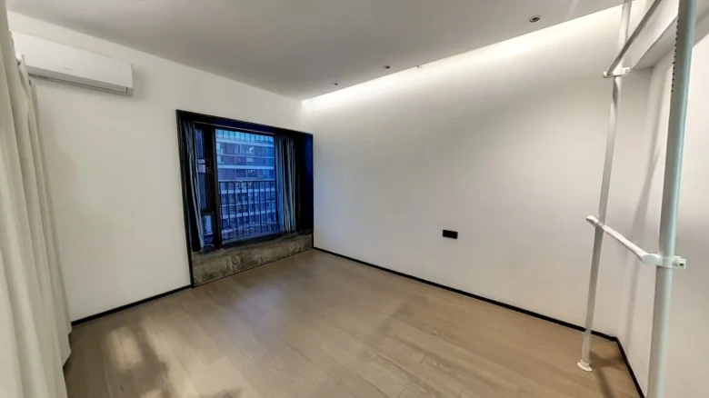 Polytery Hall Plaza - View 1