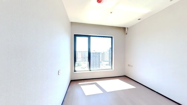 Lakeside Eternity Bay - View 1