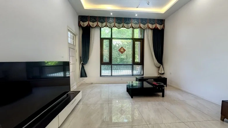 V7 Nine Studios - View 6