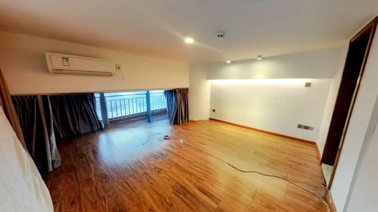 Port Shipping Center - View 3