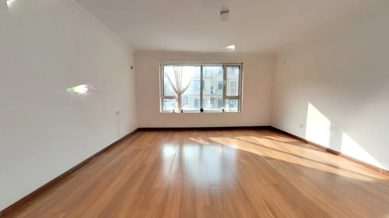 Silver Rich Tang District Rose Garden - View 1