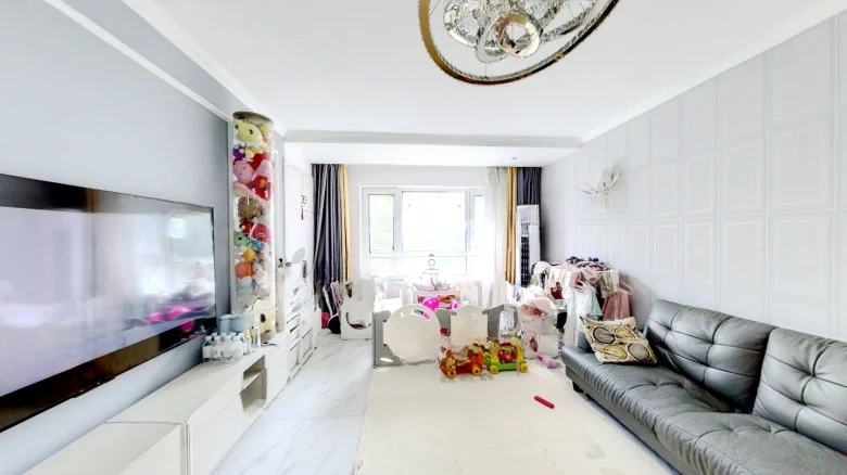 Poly Champagne International - View 4