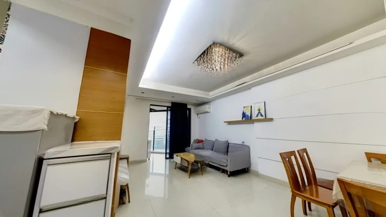 Bookish Romance - View 3