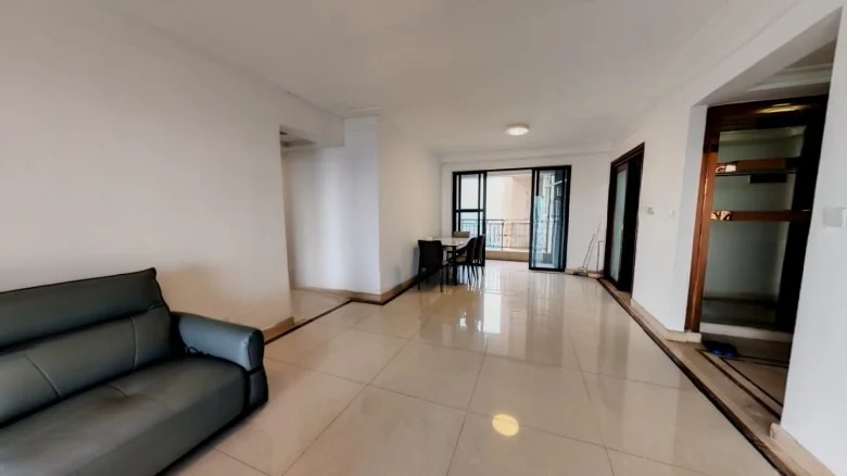 Roman Home Garden - View 8