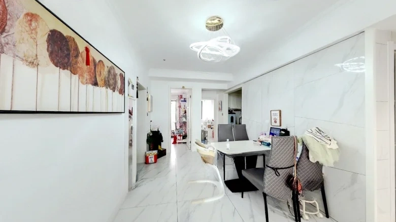 Poly Champagne International - View 1