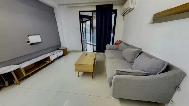 Bookish Romance - View 4