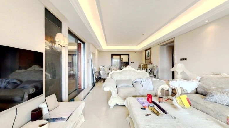 Ruital Lakeview Court - View 1