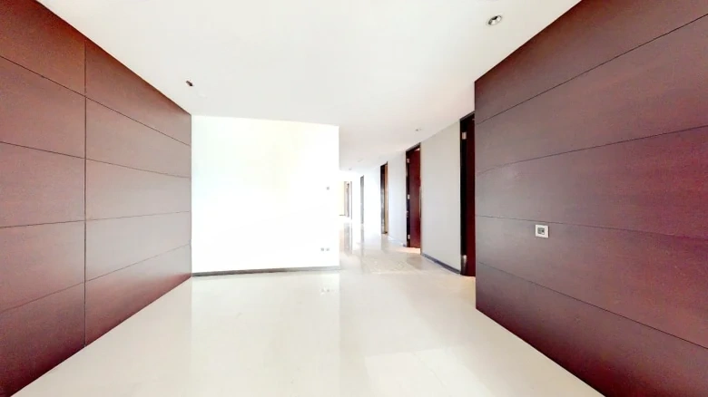 Yinzuo Linghai Gongguan - View 1