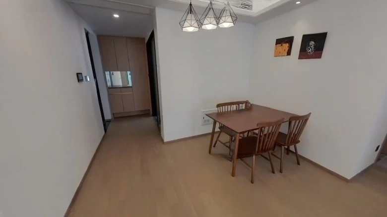 Shou创Ci瑞Xi瑞Yun廷 This direct translation doesn't form a conventional English compound name. A more appropriate translation for marketing or brand purposes could be - View 8