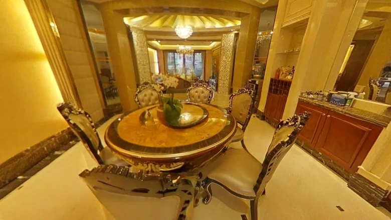 Elegant Home Platinum Elegance Court - View 6