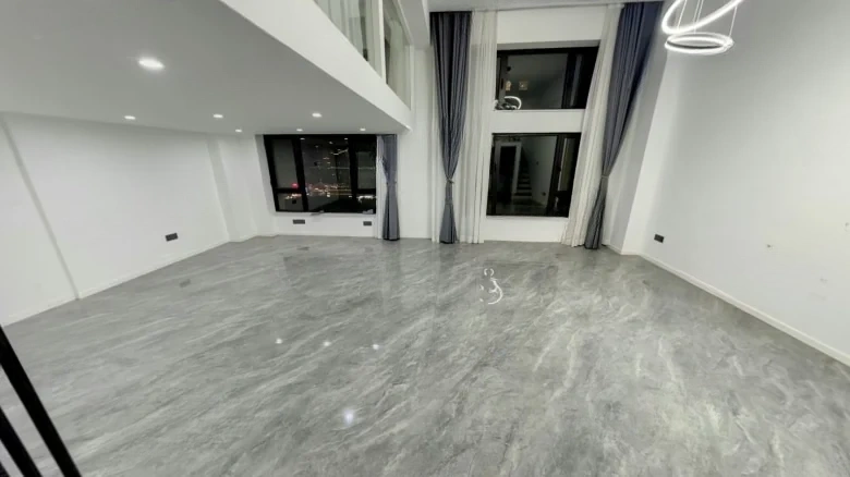 Crimson Star Sky Luxury - View 1